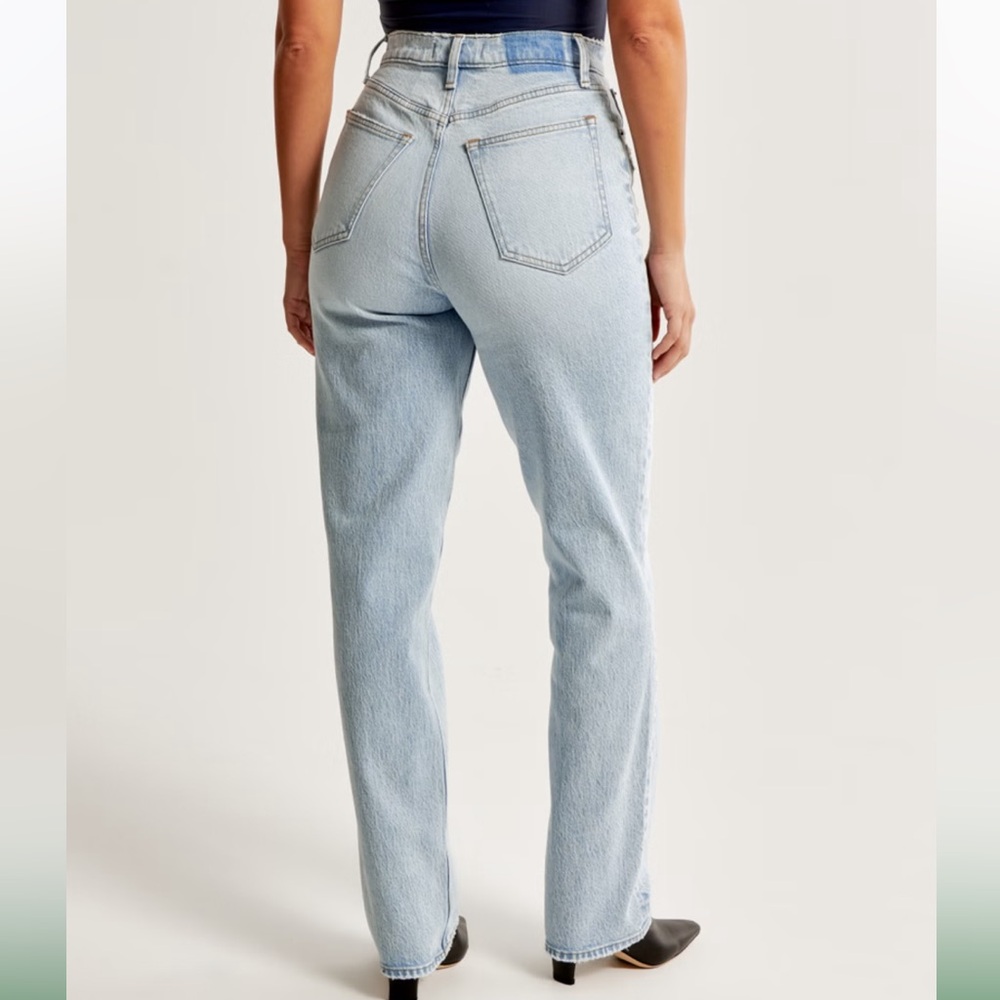 NEW Abercrombie Curve Love Ultra High Rise 90s Straight Jeans
